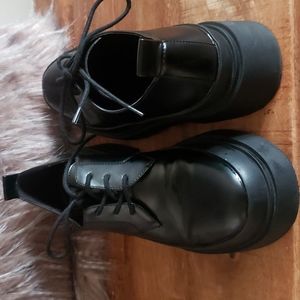 Zara size 39 platform Oxford sz 39 like new !